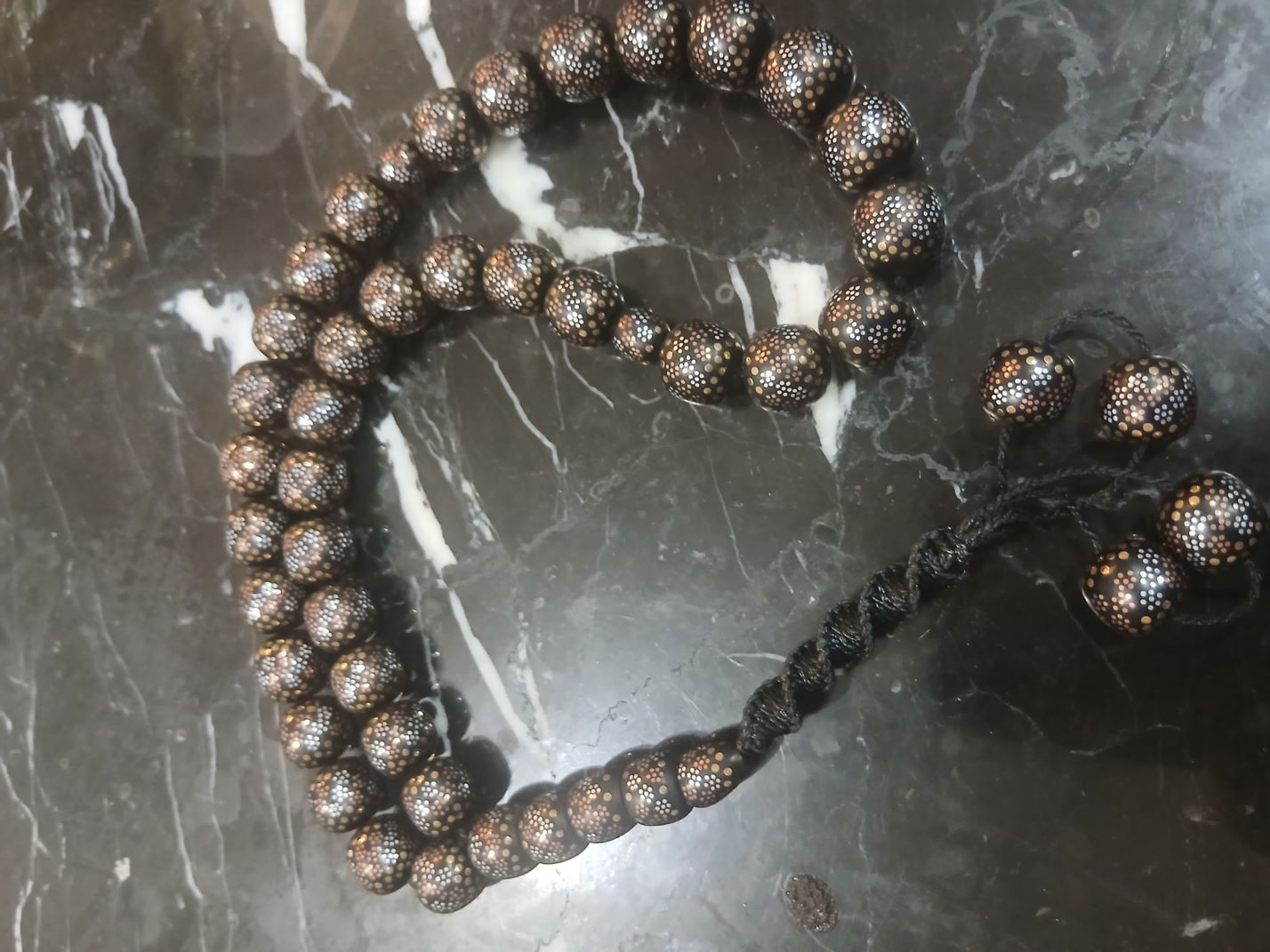 تسبیح مسکوبی برنج کوبی شده کار دست 